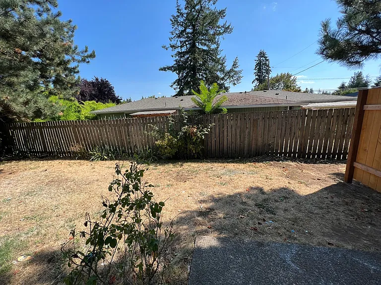 3648 SE 108th Ave — Photo 17