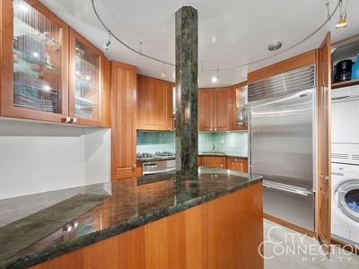 330 E 38th St APT 20L, New York, NY, 10016
