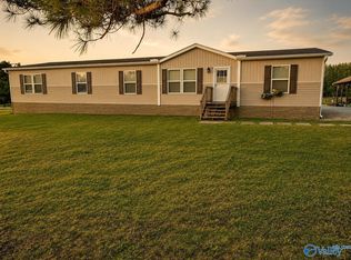 1118 Evergreen Rd, Falkville, AL 35622