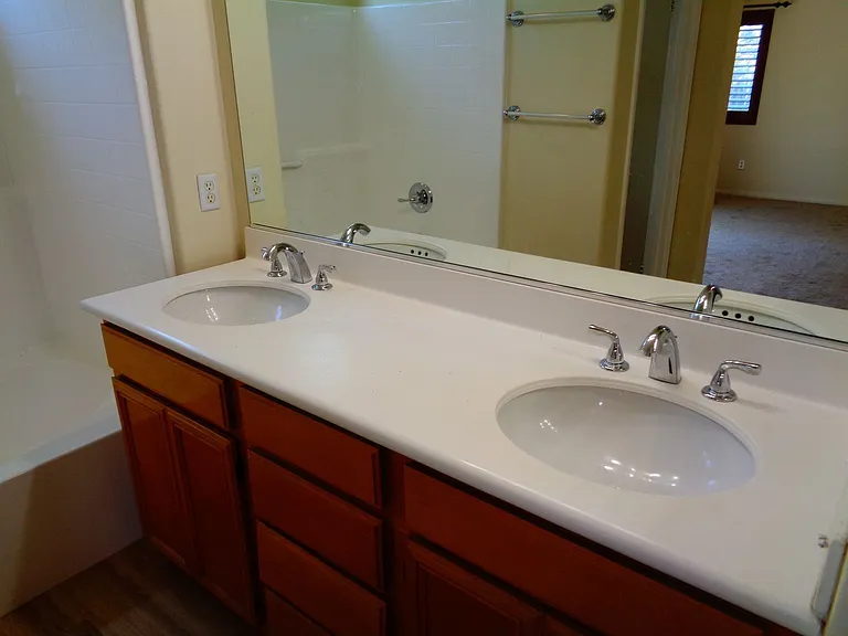 1551 N Poconos Cir — Photo 16