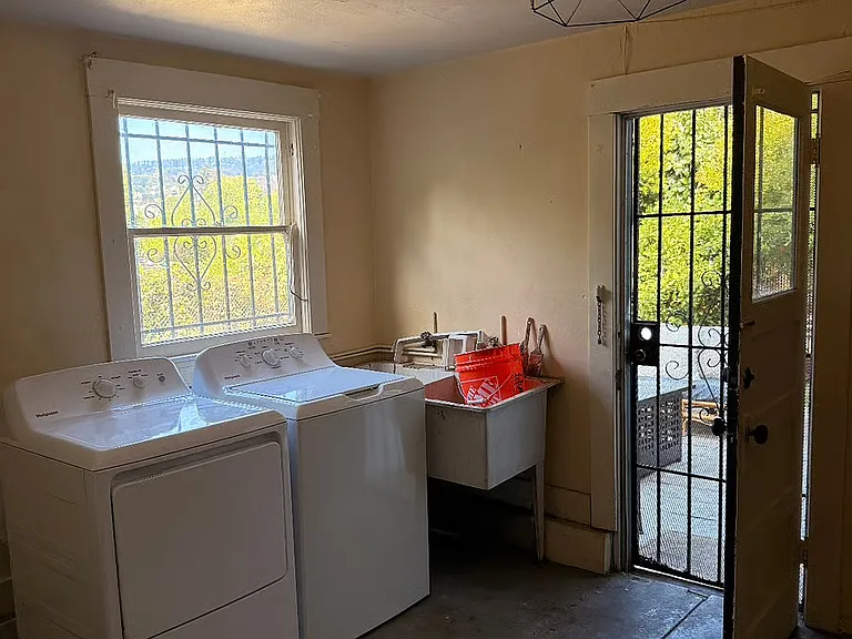 3232 Randolph Ave — Photo 51