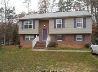 567 Lake Caroline Dr, Ruther Glen, VA 22546