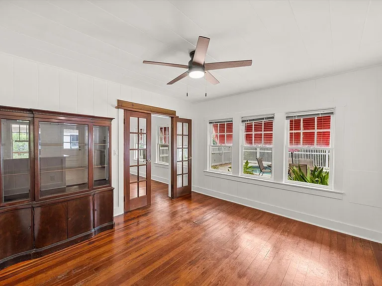 705 SE Stypmann Blvd — Photo 8