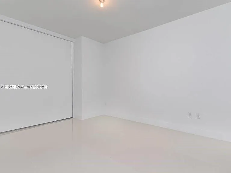 16385 Biscayne Blvd #2103 — Photo 22