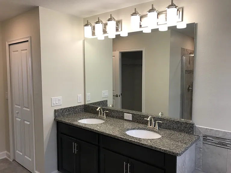 11131 Sycamore Woods Dr — Photo 36