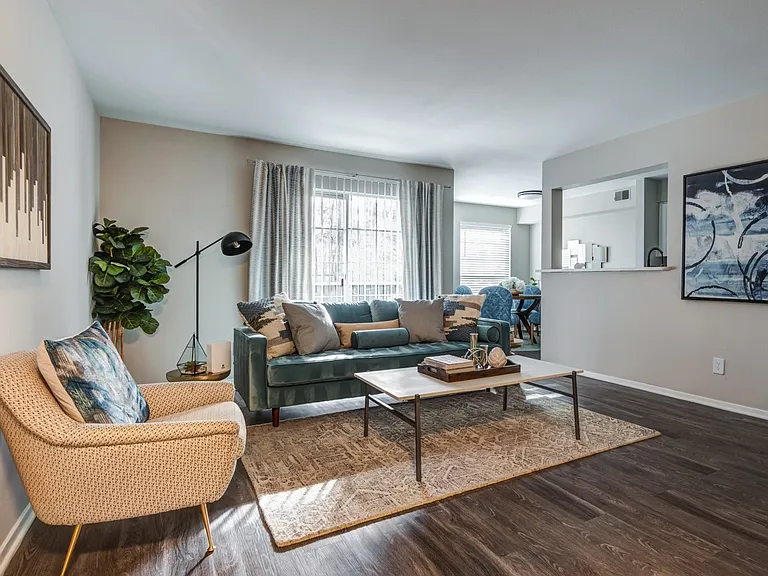 Amberton Apartments — Photo 12