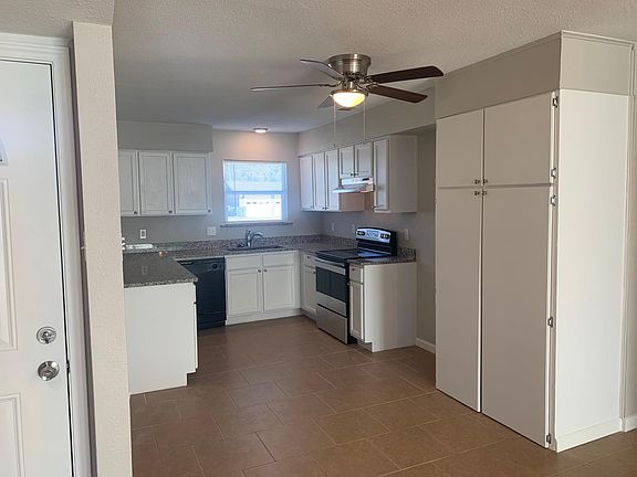 2nd image of 3526 Princeton Dr