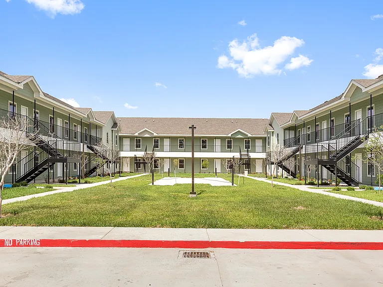 Enclave Apartments — Photo 9