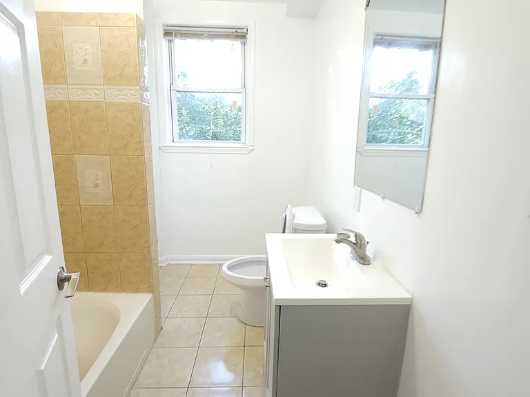5023 Emo St — Photo 8