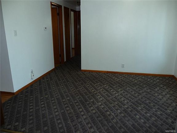 5th image of 105 Homeworth Pkwy