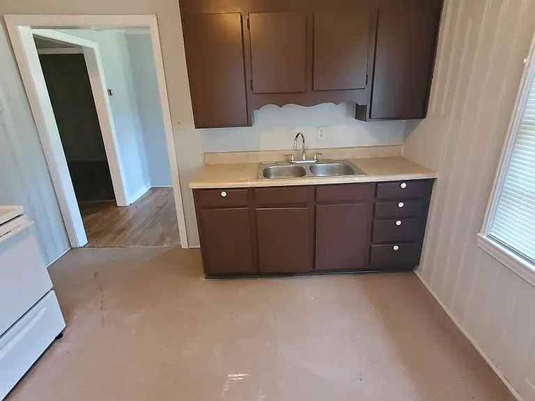 114 N Glenn Ave — Photo 6