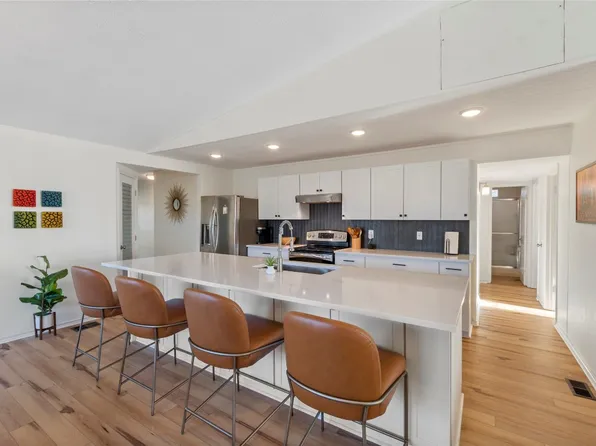 4850 Beach View Dr, Malakoff, TX 75148