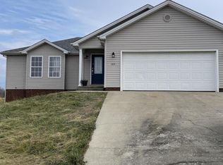 105 Crossing View Dr, Berea, KY 40403