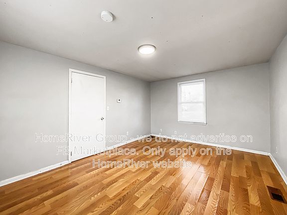 4th image of 2604 Oak St