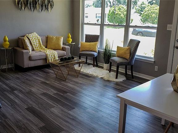 3rd image of 4007 Coachman Ave