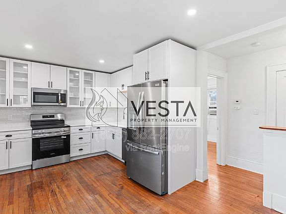 5th image of 114 Richmond Ave