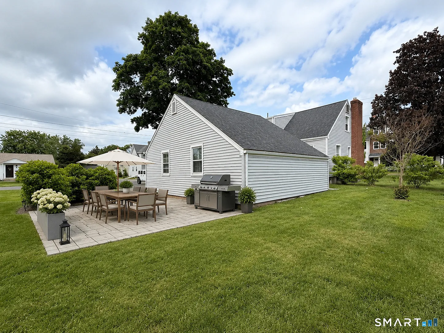 3 bed, 2.5 bath, 1341 sqft, $3,800 — Photo 2