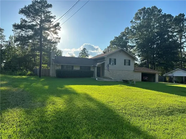 6520 Barber Dr, Pineville, LA 71360