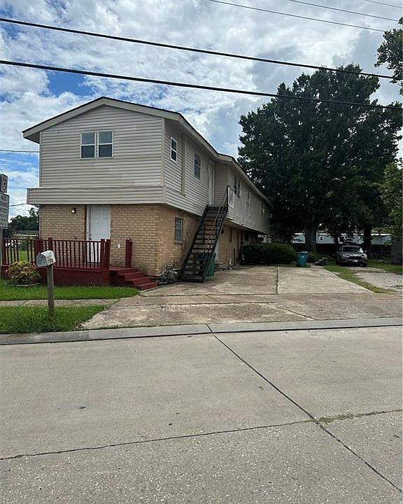 1st image of 7414-16 Mistletoe St