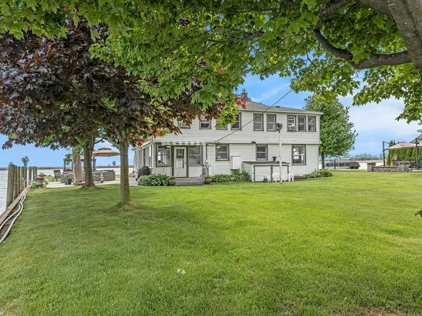 6768 S Channel Dr, Harsens Island, MI 48028
