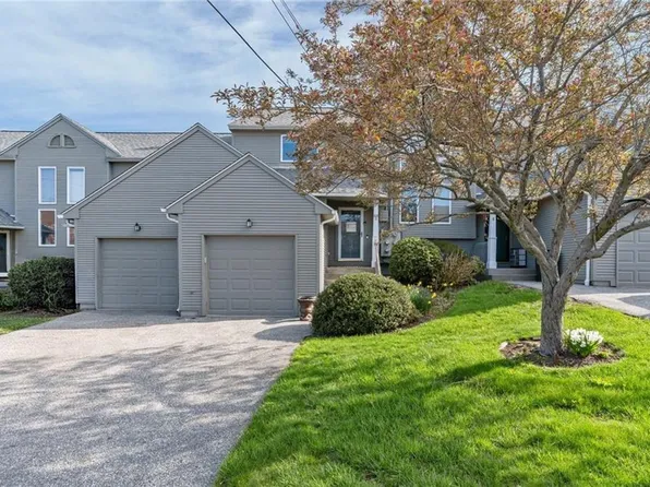 68 Hilltop Dr Unit D, North Providence, RI 02904