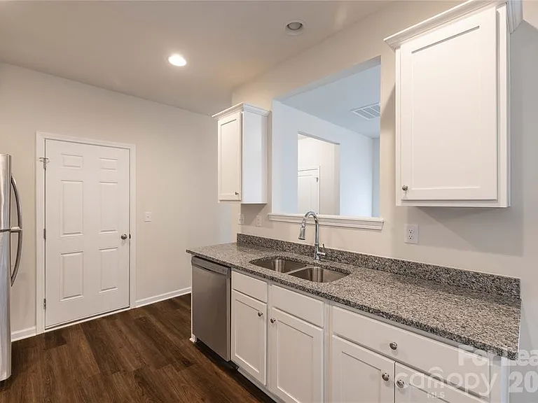 1419 Amhurst St — Photo 19