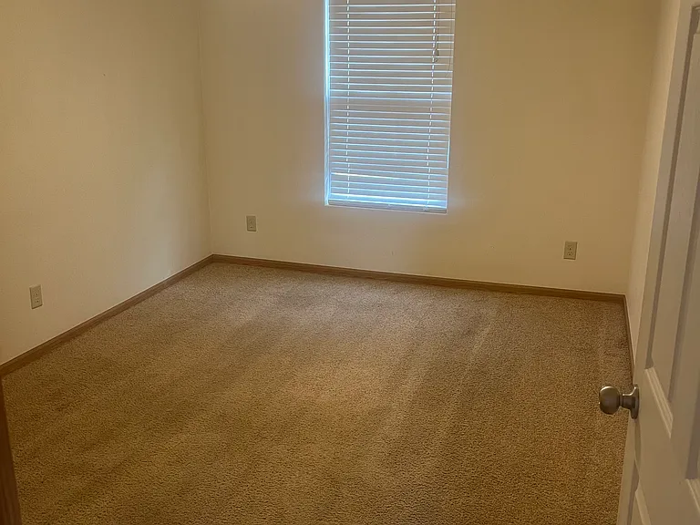 2721 N Brookglen Cir — Photo 2