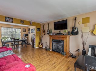 60 Lantern Ln, Sayreville, NJ