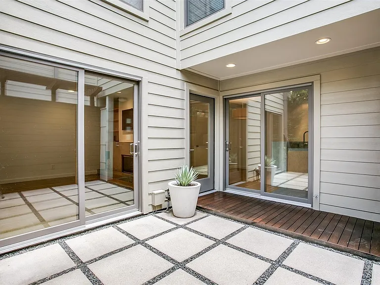 3945 Buena Vista St #C — Photo 23