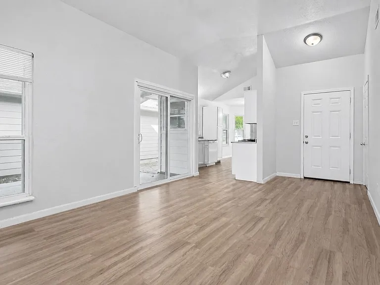 11938 Westwold Dr — Photo 6