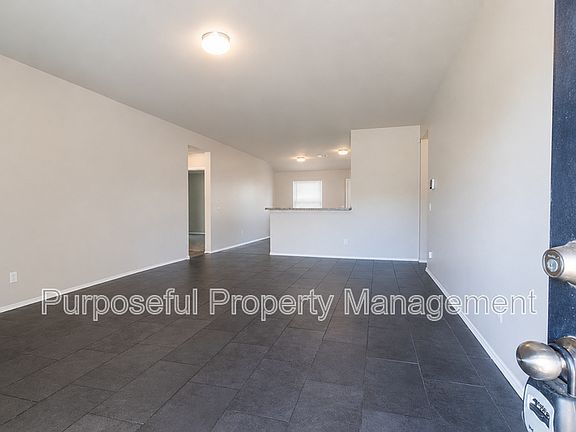 3rd image of 1809 W Antler Way