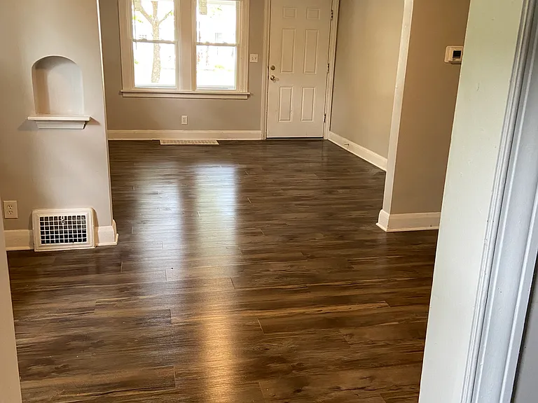 2555 Oak Grove Pl — Photo 6