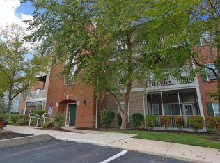 5461 Michelles Oak Ct APT E, Green Township, OH 45248