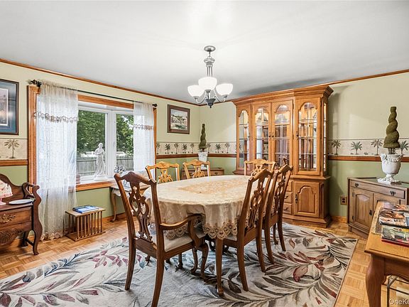 4th image of 19 Roy Avenue