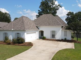 106 Trailbridge Way, Canton, MS 39046