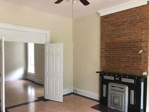 3rd image of 524 W Oak St #11366587