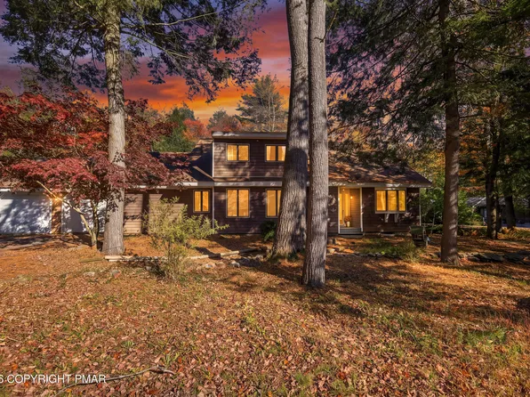 3255 Red Maple Ln, Pocono Pines, PA 18350