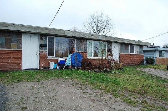 2nd image of 844 Harrington Ave NE