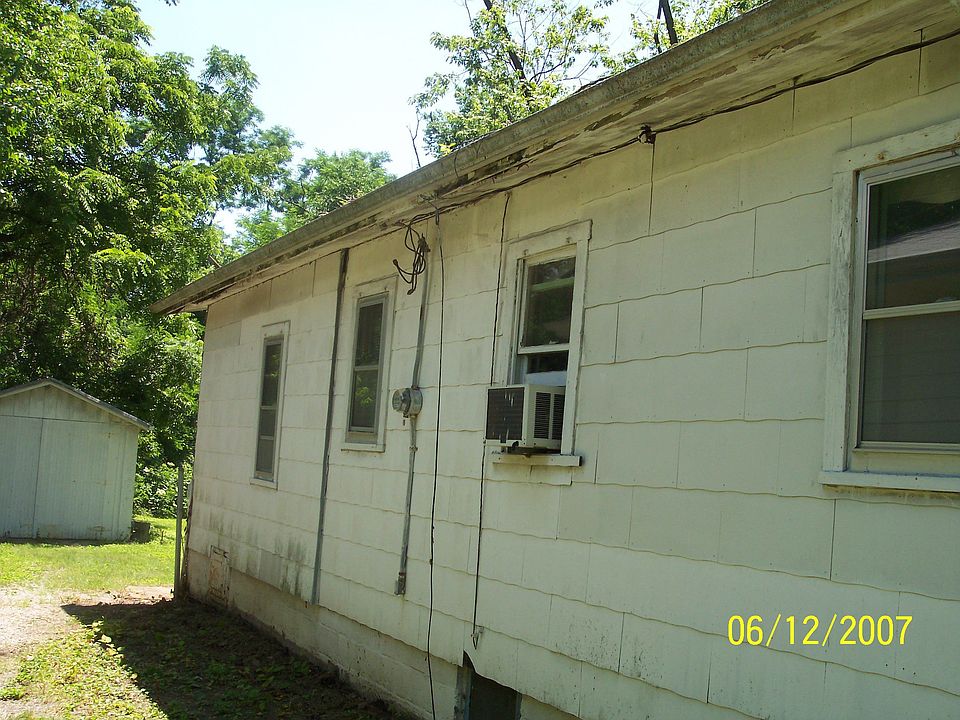 2nd image of 2840 Wismer Ave