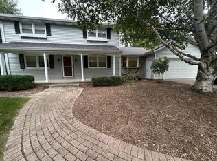 W330N5570 Linden CIRCLE E E, Nashotah, WI 53058