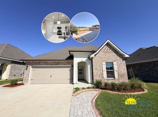 215 Hydrangea Blvd, Freeport, FL 32439