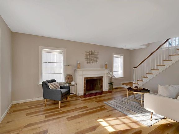 4th image of 6915 Dartmouth Ave