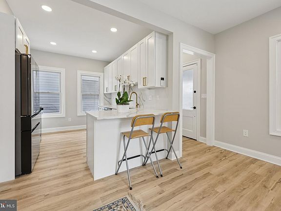 4th image of 1335 Maple View Pl SE