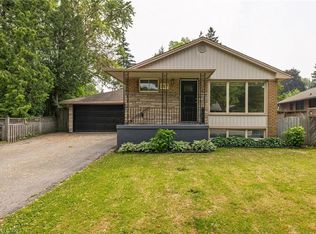 197 Columbia Dr, Hamilton, ON L9C3Y8