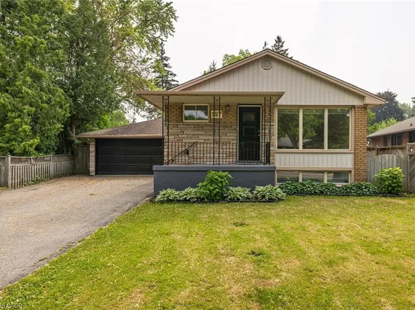 197 Columbia Dr, Hamilton, ON L9C 3Y8