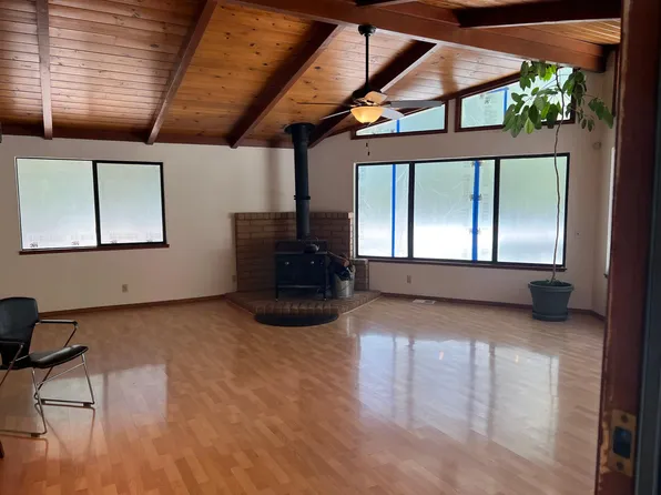17615 Lawrence Way, Grass Valley, CA 95949