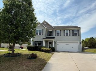 1918 Chenault Ct, Whitsett, NC 27377