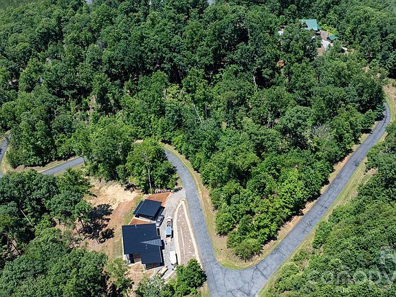 3rd image of 108 Mountain Brook Trl