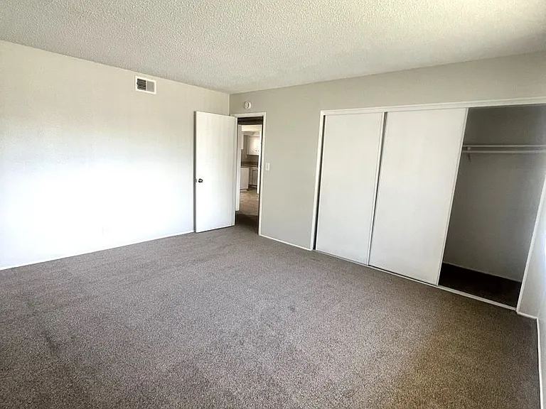 Lamplighter Apartments — Photo 5
