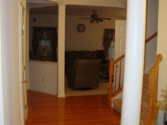 3rd image of 2611 King George St